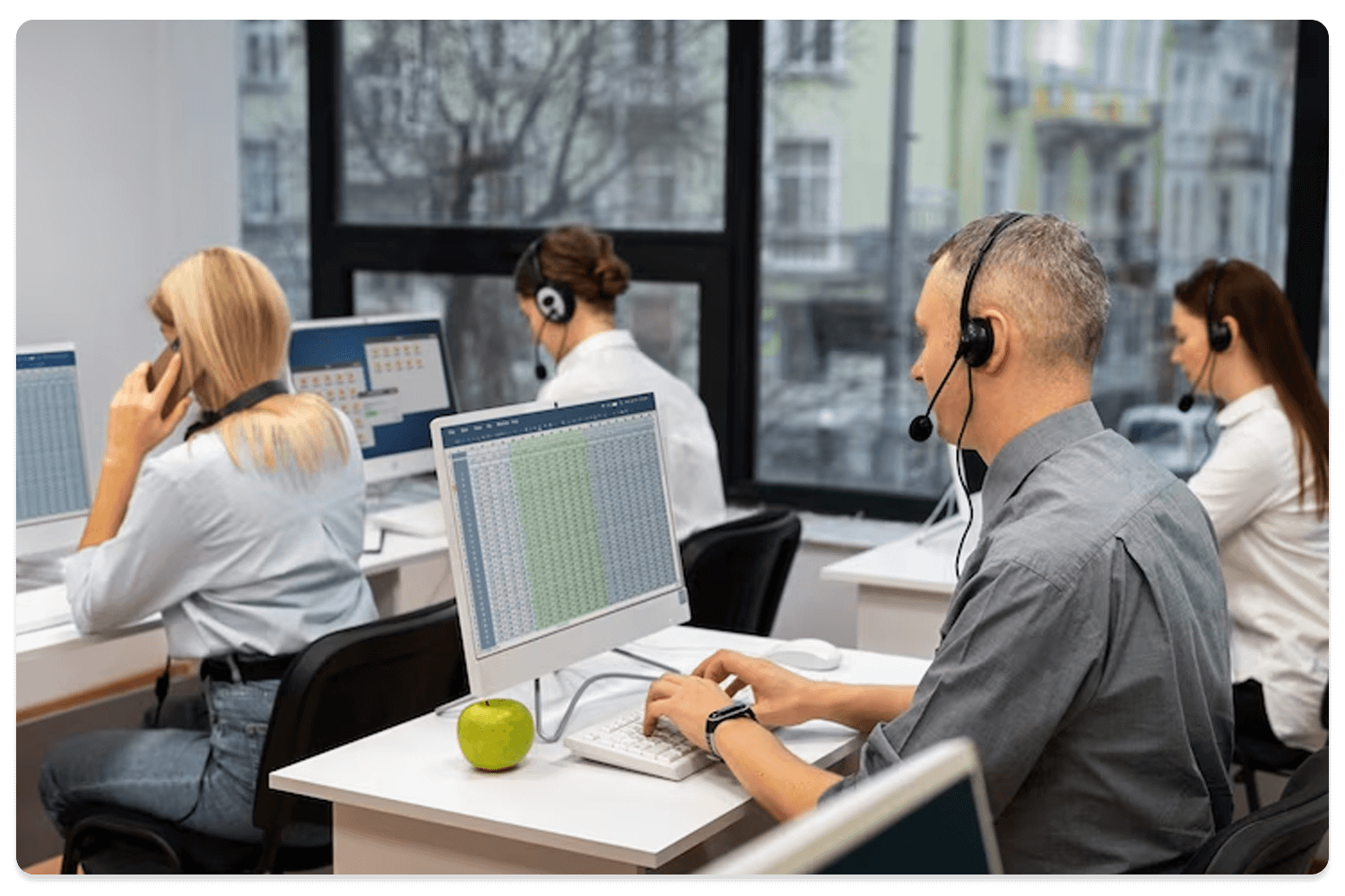 Delivering-Exceptional-Customer-Experiences-in-Contact-Centers